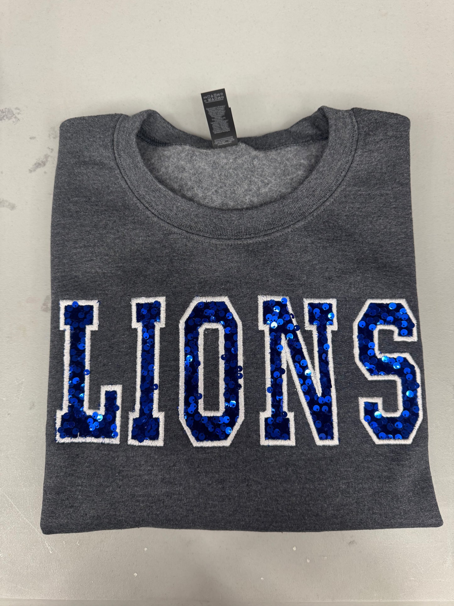 Lions velvet sequins