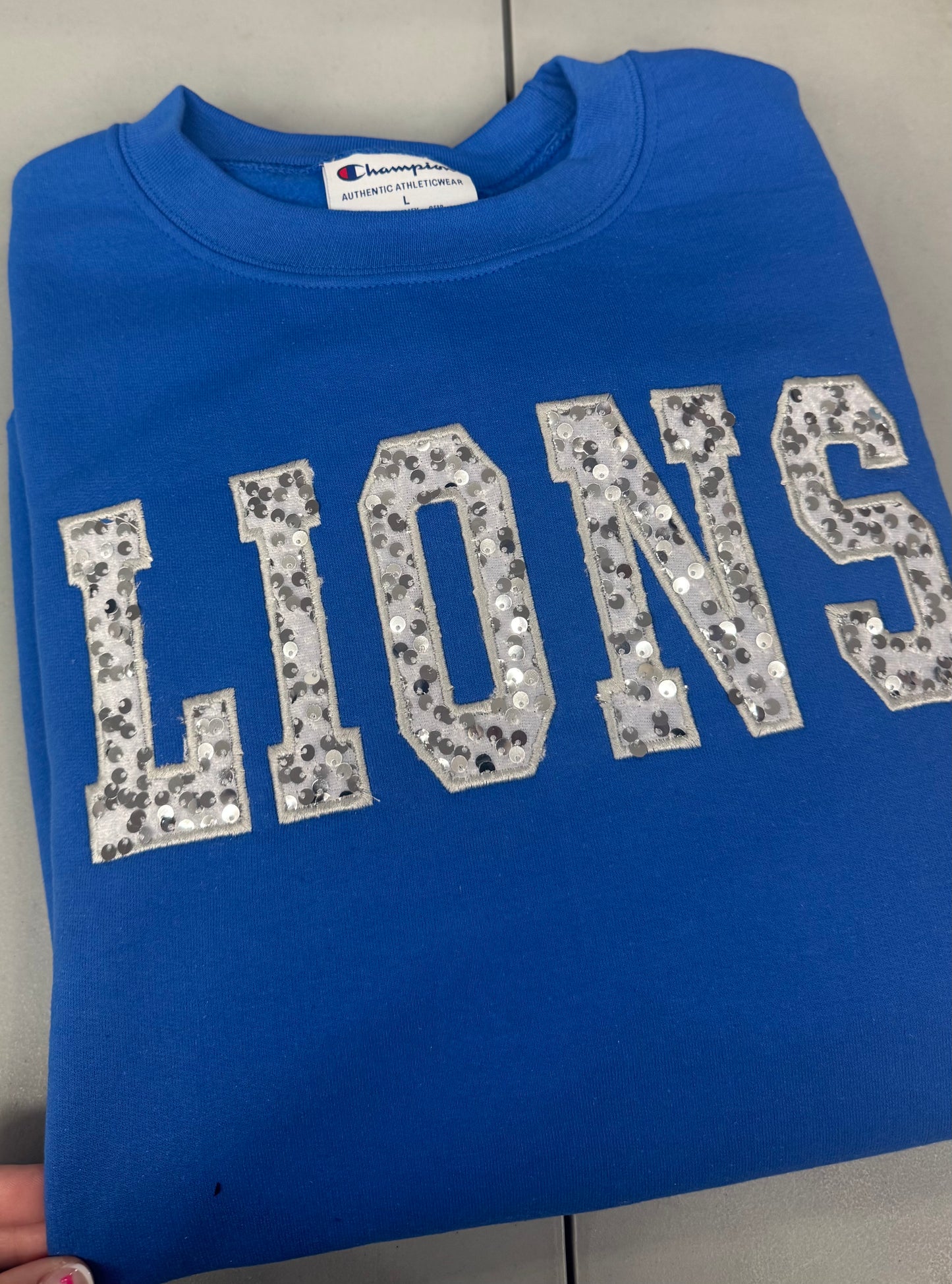 Lions velvet sequins