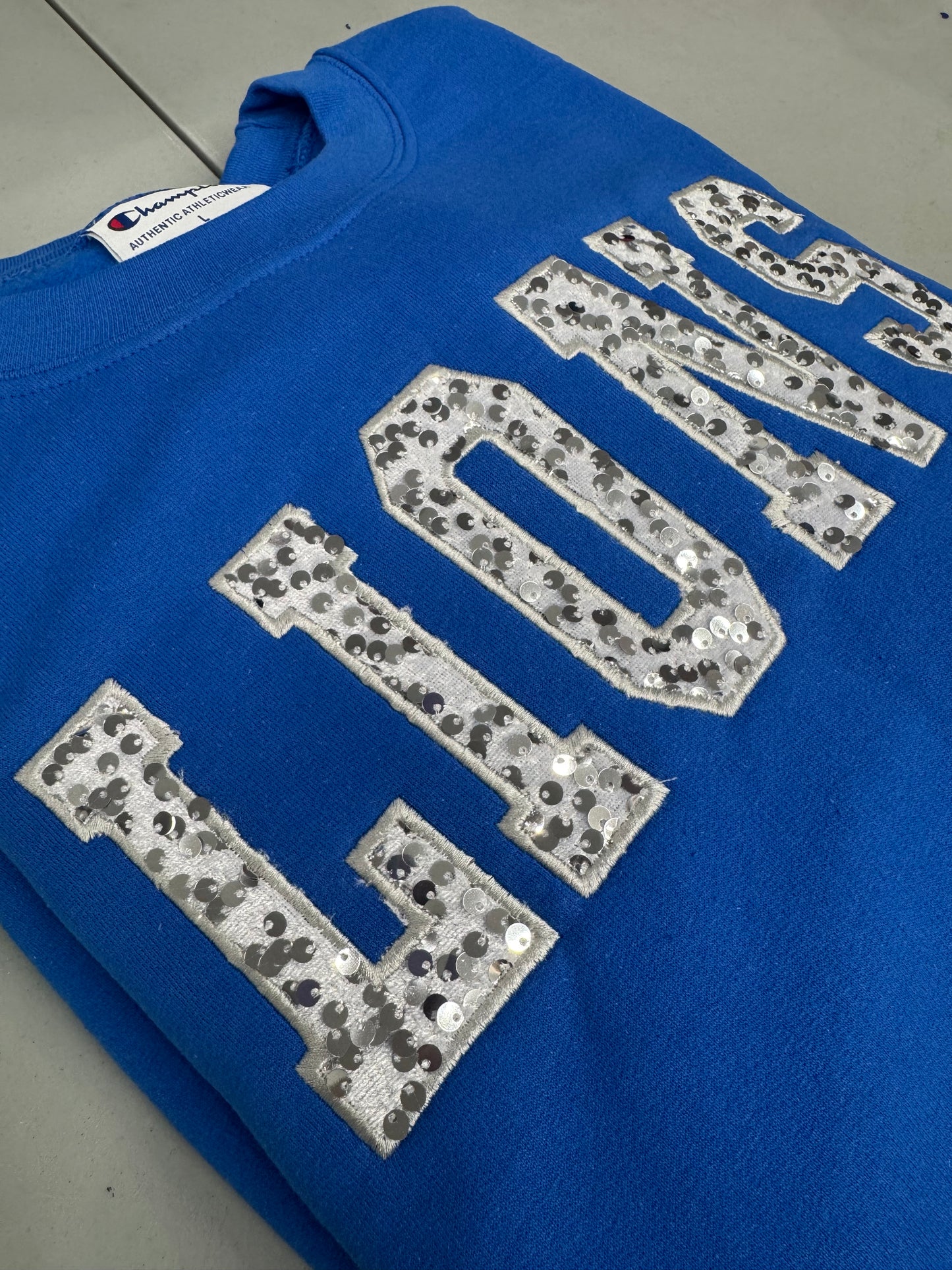 Lions velvet sequins