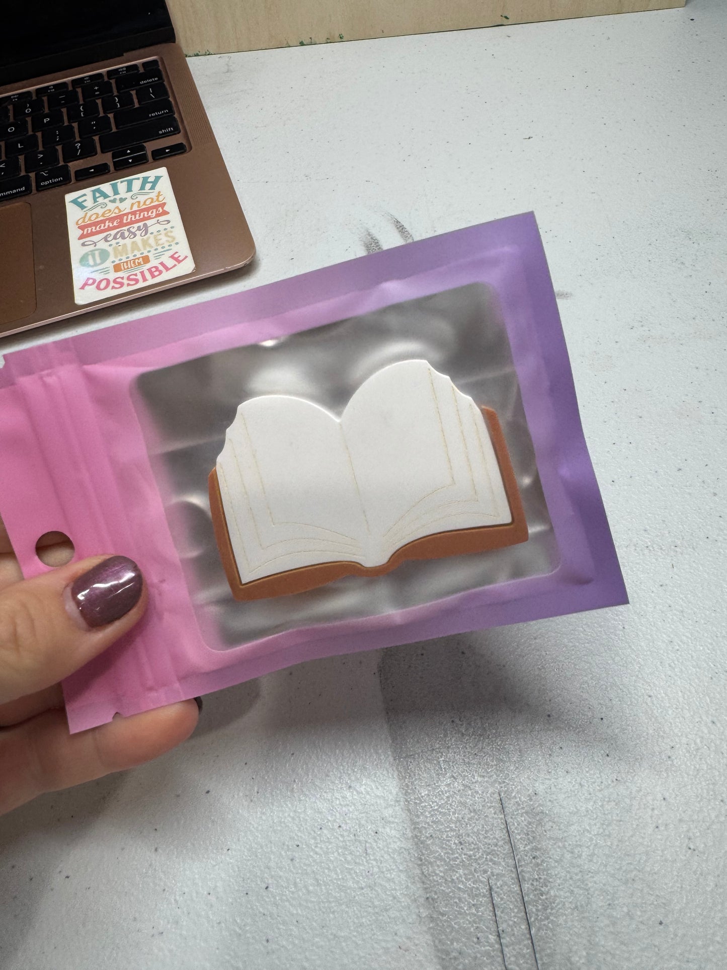 Open Book 30/40 oz topper